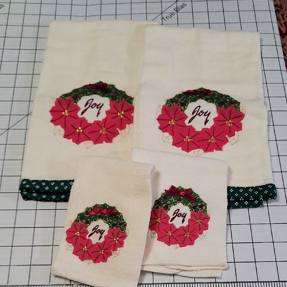 Festive Joy Embroidered‎ Hand Towels And Washcloths Set X2